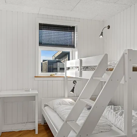 With Fjord View, Wilderness Bath And Hot Tub Feriehus Snedsted