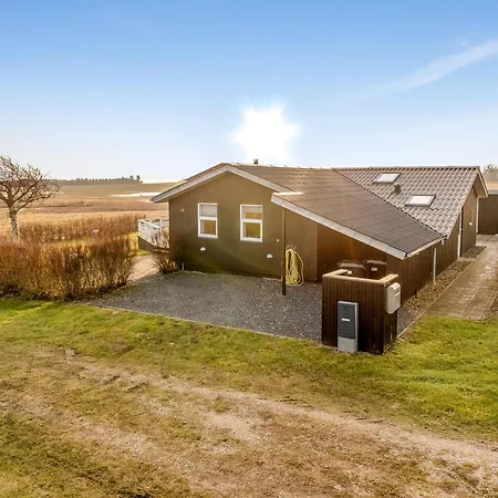 With Fjord View, Wilderness Bath And Hot Tub * Snedsted